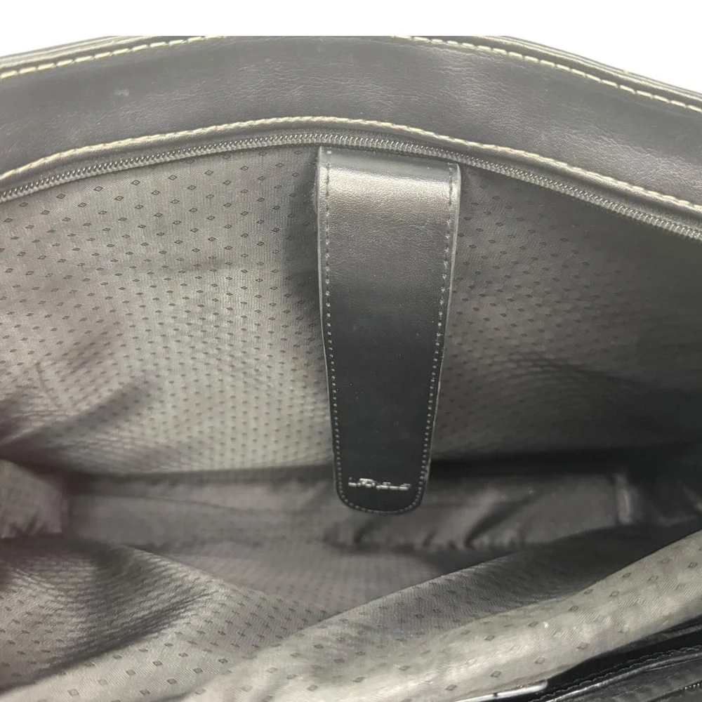 Targus Ladies Deluxe Tote Series Black Leather Laptop Commuter Bag